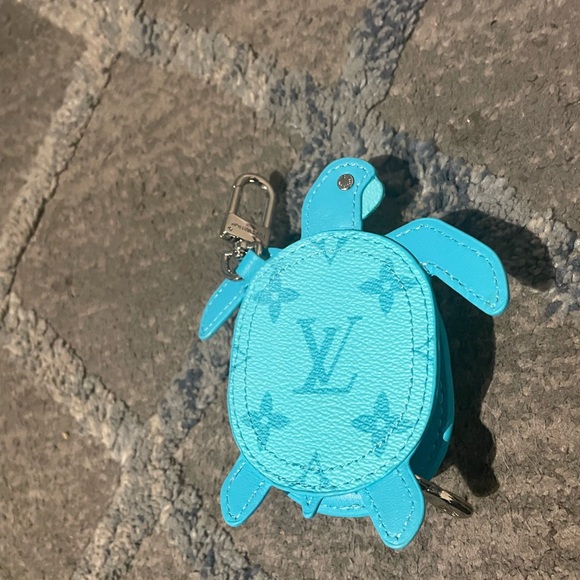 LV Blue turtle Pouch Bag Charm(PRE-OWNED) - Picture 2 of 3